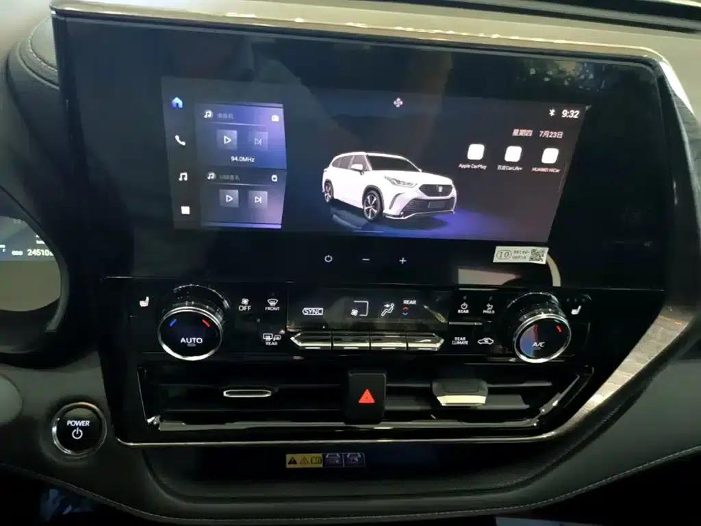 Crown Land Cruiser 2024 2.5L HEV 4WD Luxury Edition — миниатюра 13