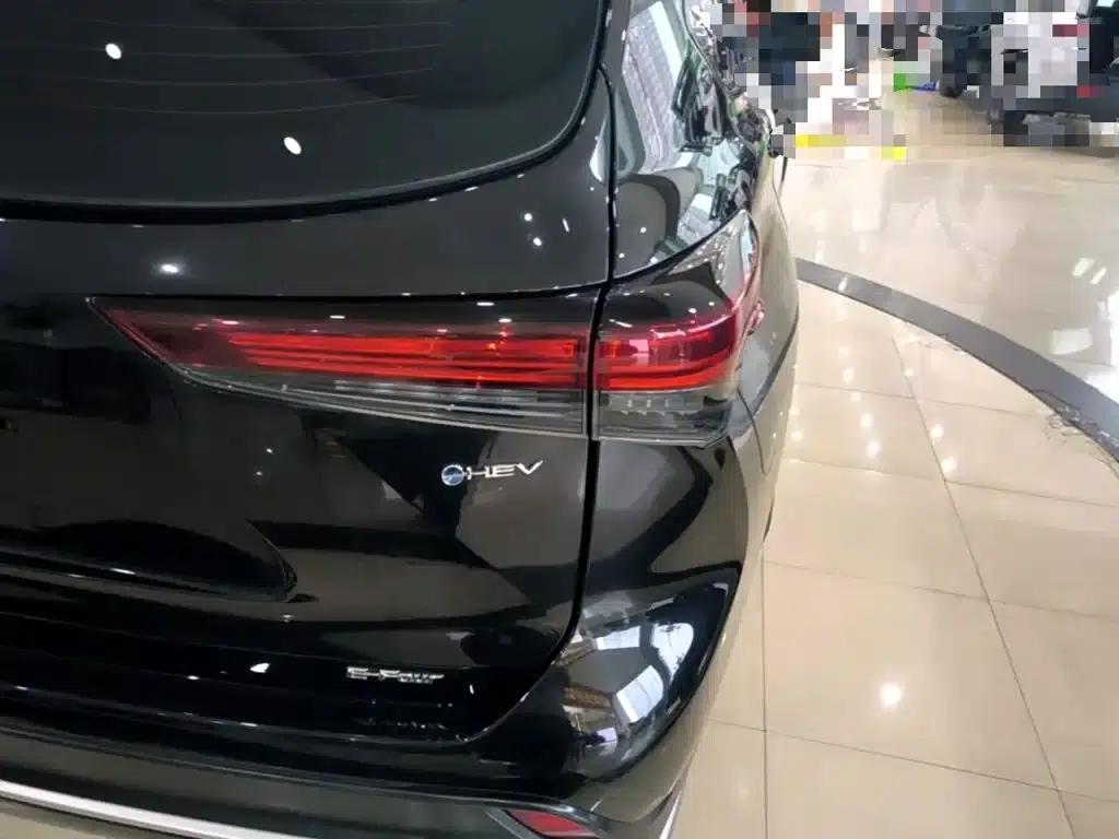 Crown Land Cruiser 2024 2.5L HEV 4WD Luxury Edition — миниатюра 8
