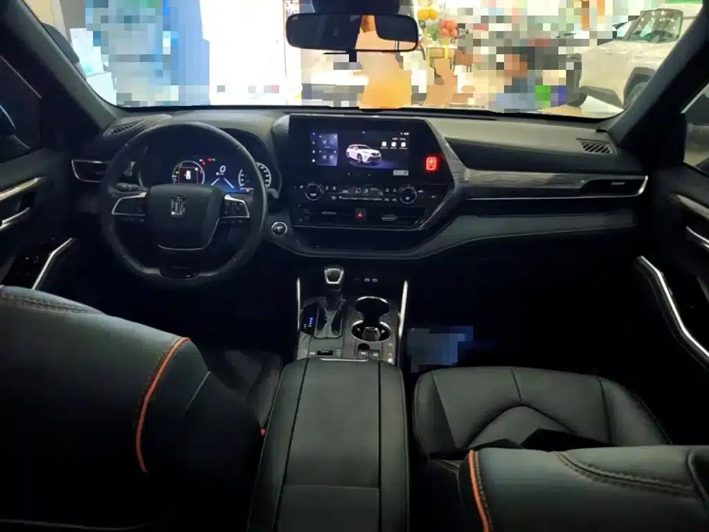 Crown Land Cruiser 2024 2.5L HEV 4WD Luxury Edition — миниатюра 10