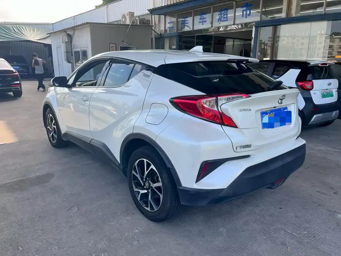 Toyota C-HR 2020 2.0L Leading Edition — миниатюра 8