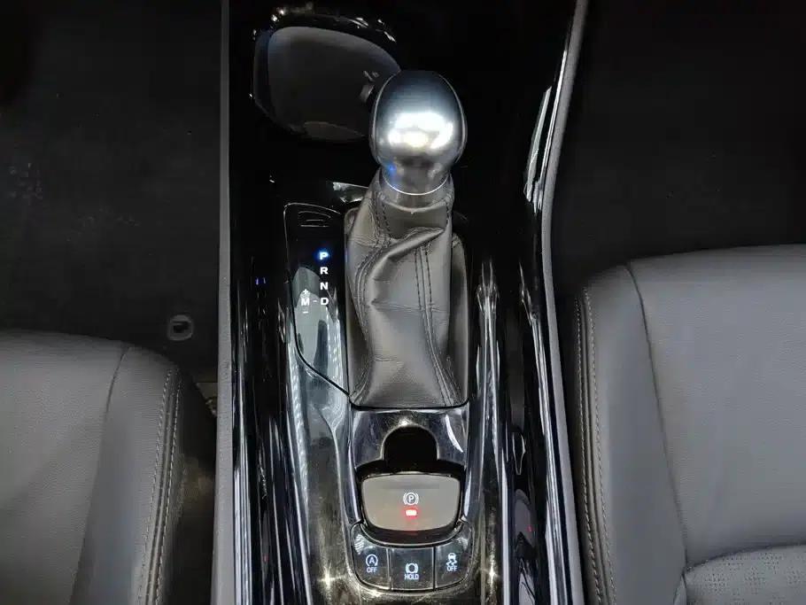 2018 Toyota IZOA 2.0L Elegance Edition (National V Emission Standard) — миниатюра 16