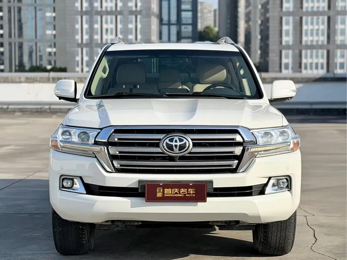 2020 Land Cruiser (Imported) 4.0L Middle East Edition — миниатюра 1