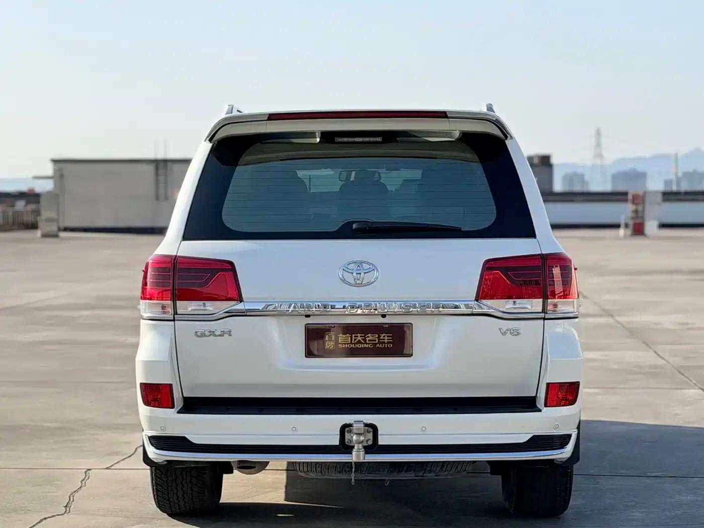 2020 Land Cruiser (Imported) 4.0L Middle East Edition — миниатюра 3