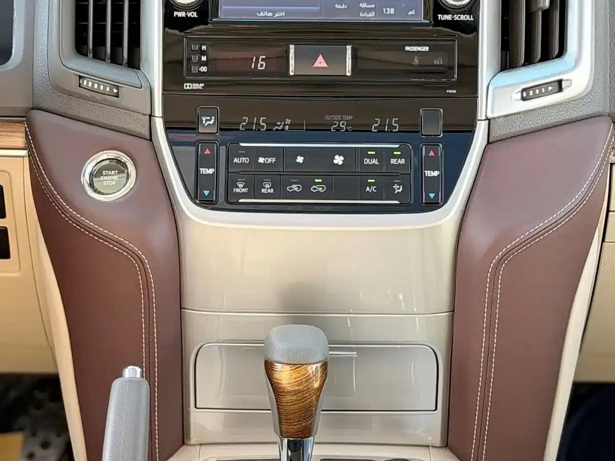 2020 Land Cruiser (Imported) 4.0L Middle East Edition — миниатюра 6