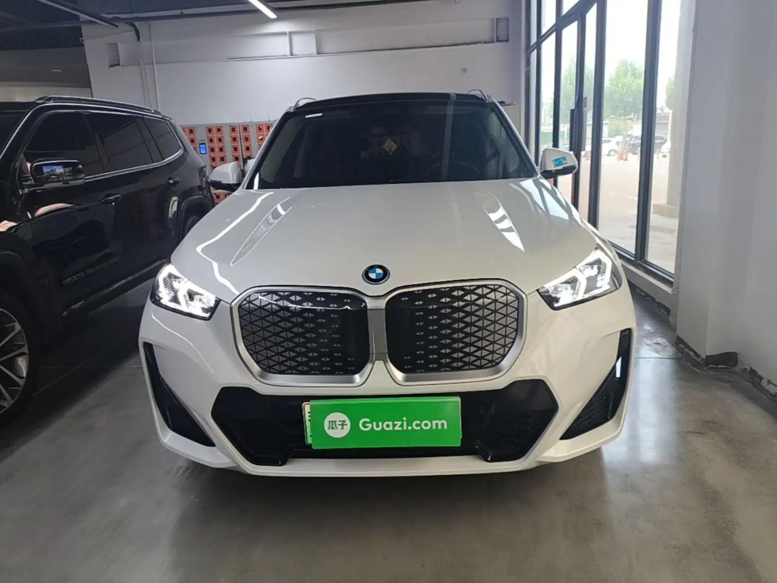 BMW iX1 2023 eDrive25L M Sport Package — миниатюра 2