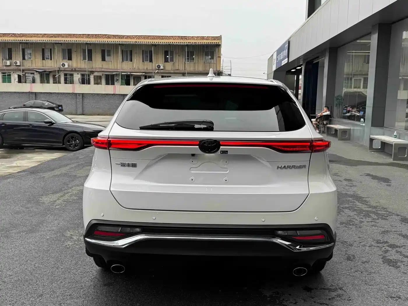 HARRIER 2022 2.0L CVT 2WD Premium Edition — миниатюра 8