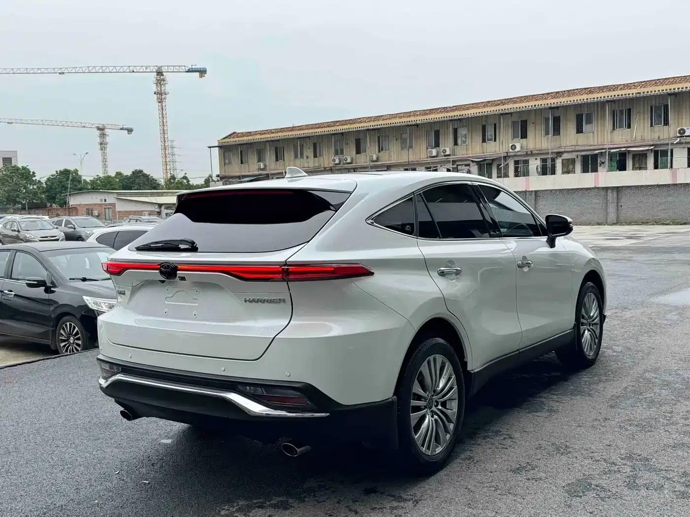 HARRIER 2022 2.0L CVT 2WD Premium Edition — миниатюра 9