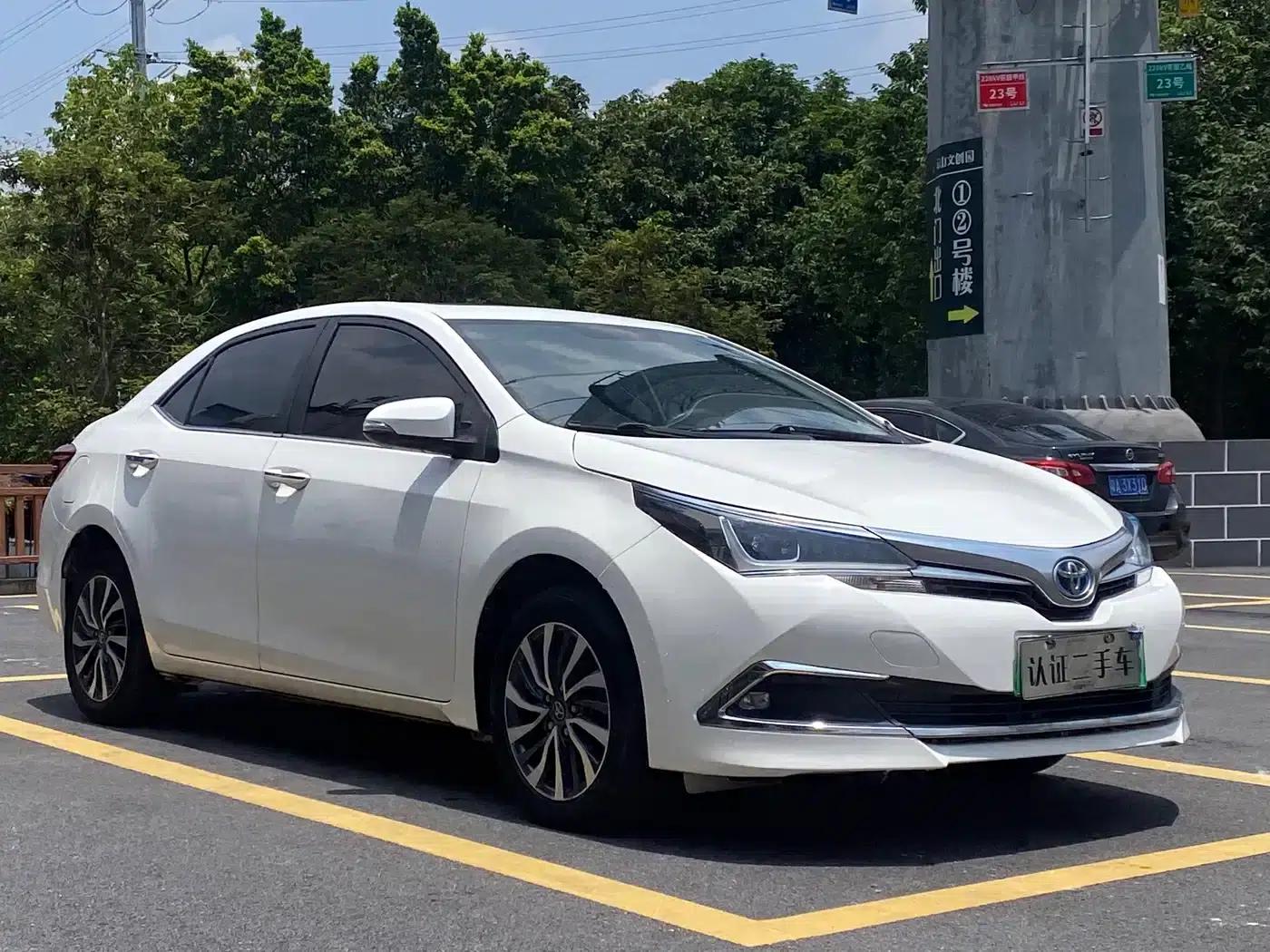 Corolla Hybrid E+ 2019 1.8L E-CVT Leading Edition — миниатюра 3
