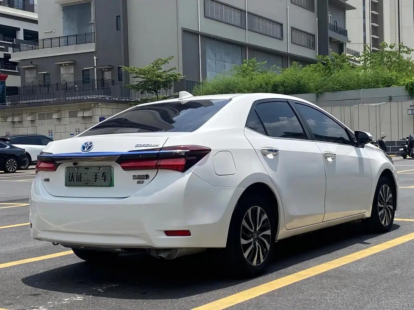 Corolla Hybrid E+ 2019 1.8L E-CVT Leading Edition — миниатюра 4