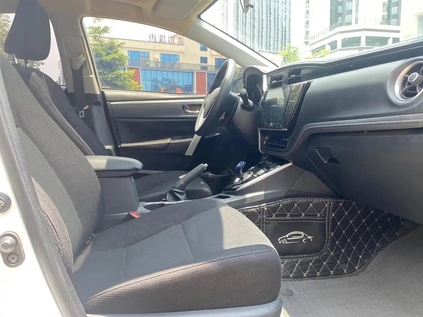 Corolla Hybrid E+ 2019 1.8L E-CVT Leading Edition — миниатюра 10