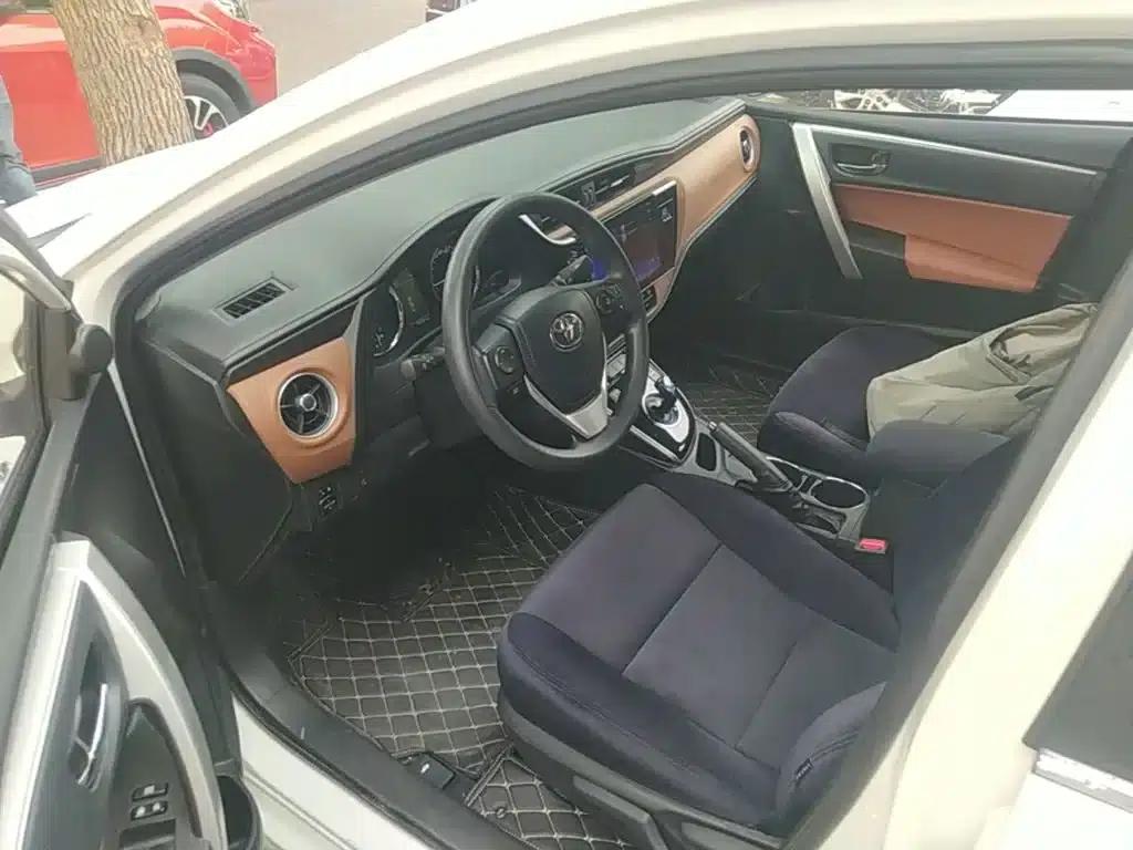 Corolla Hybrid E+ 2019 1.8L E-CVT Leading Edition — миниатюра 16