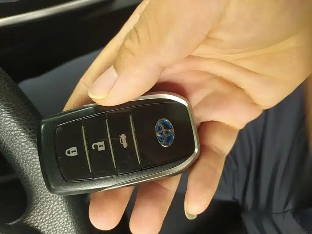 Corolla Hybrid E+ 2019 1.8L E-CVT Leading Edition — миниатюра 9