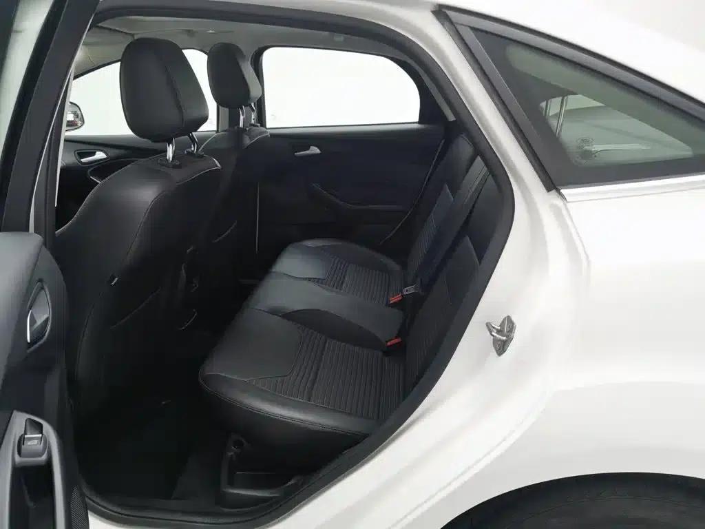 2017 Ford Focus Sedan EcoBoost 180 Automatic Elite — миниатюра 15