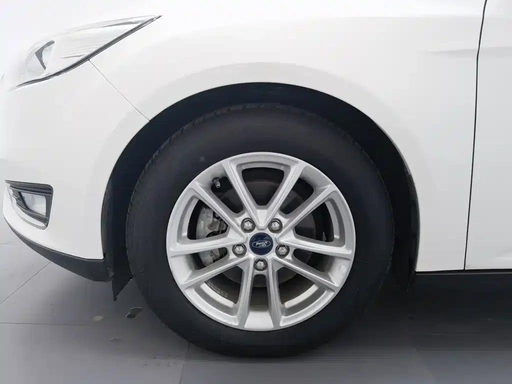 2017 Ford Focus Sedan EcoBoost 180 Automatic Elite — миниатюра 17