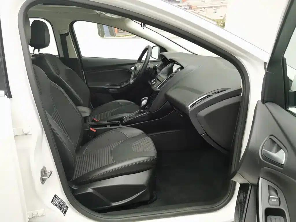 2017 Ford Focus Sedan EcoBoost 180 Automatic Elite — миниатюра 23