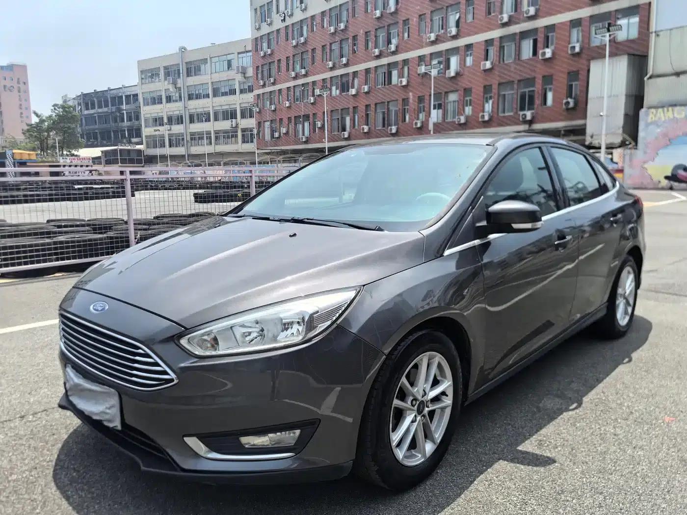2017 Ford Focus Sedan EcoBoost 180 Automatic Elite — миниатюра 2