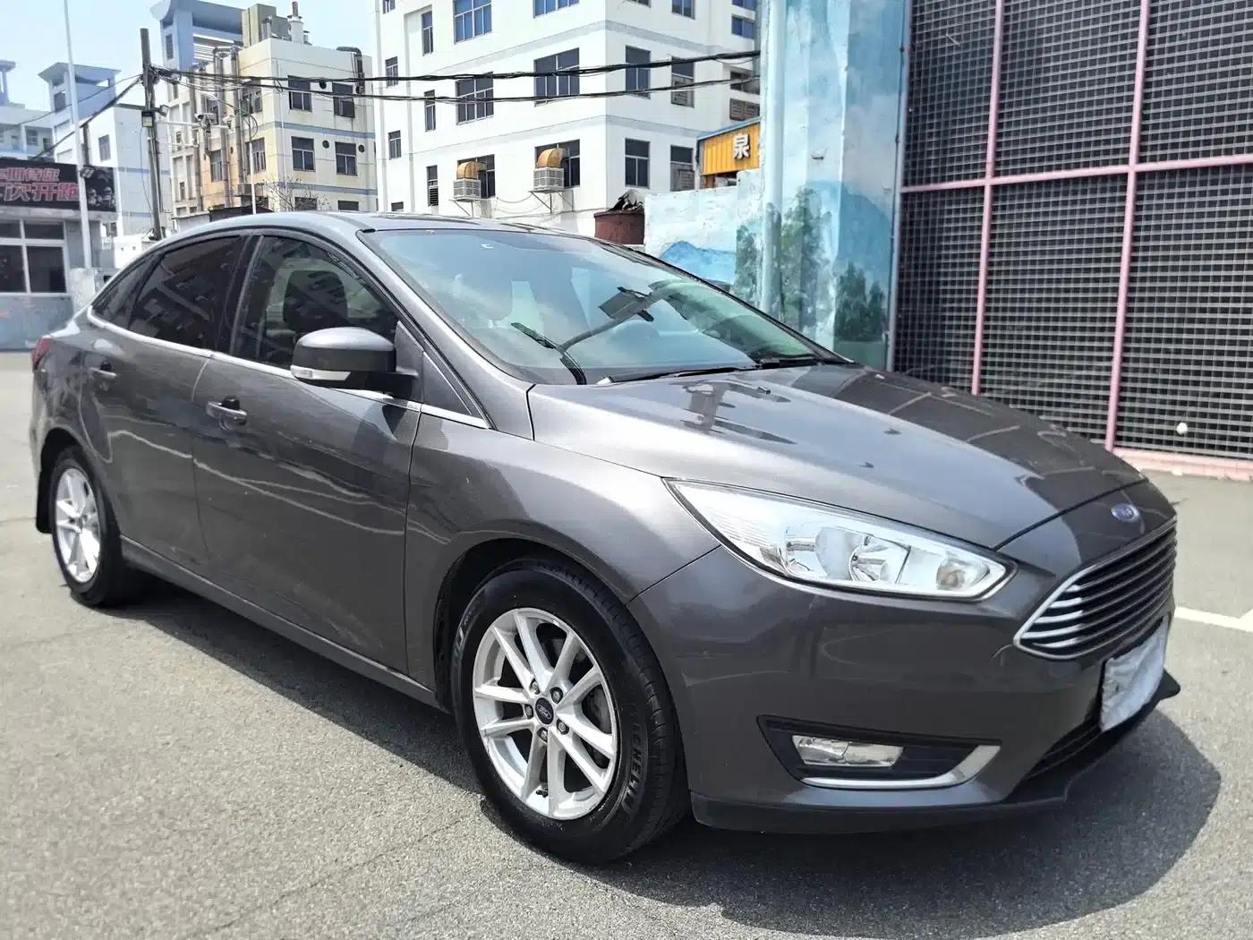 2017 Ford Focus Sedan EcoBoost 180 Automatic Elite — миниатюра 3