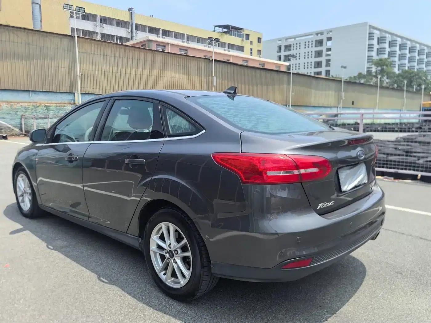 2017 Ford Focus Sedan EcoBoost 180 Automatic Elite — миниатюра 6