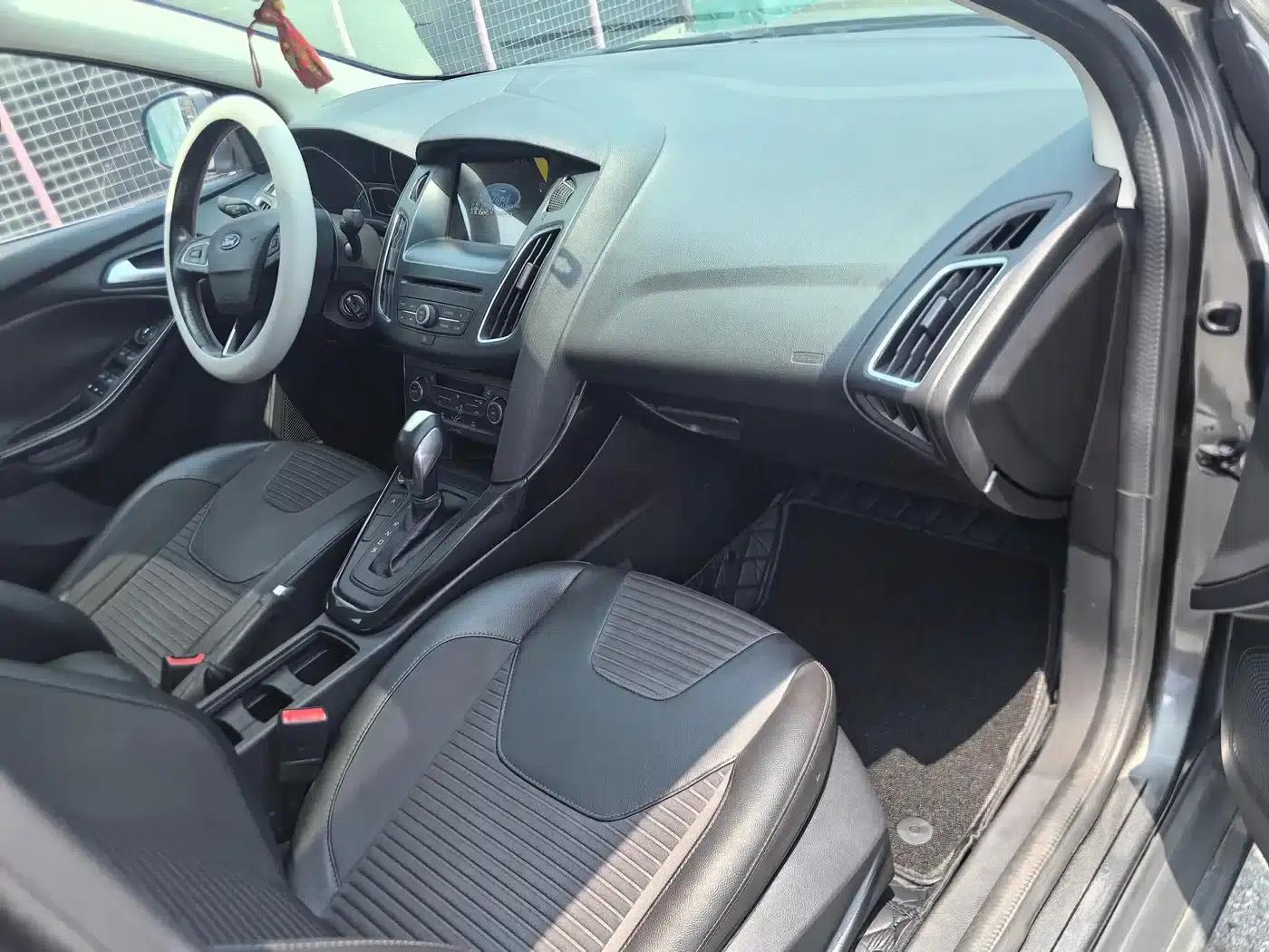 2017 Ford Focus Sedan EcoBoost 180 Automatic Elite — миниатюра 7