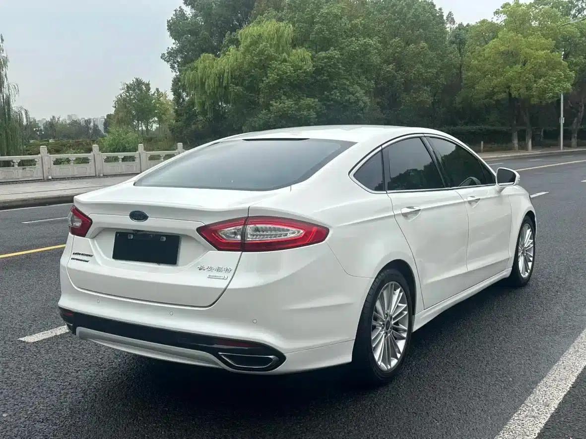 2013 Ford Mondeo 2.0L GTDi240 Supreme Edition — миниатюра 5