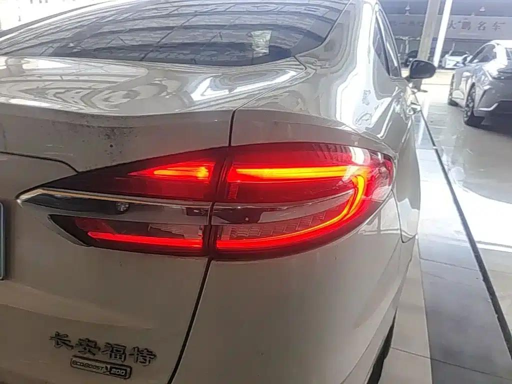 2020 Ford Mondeo EcoBoost 200 Fashion Edition — миниатюра 8