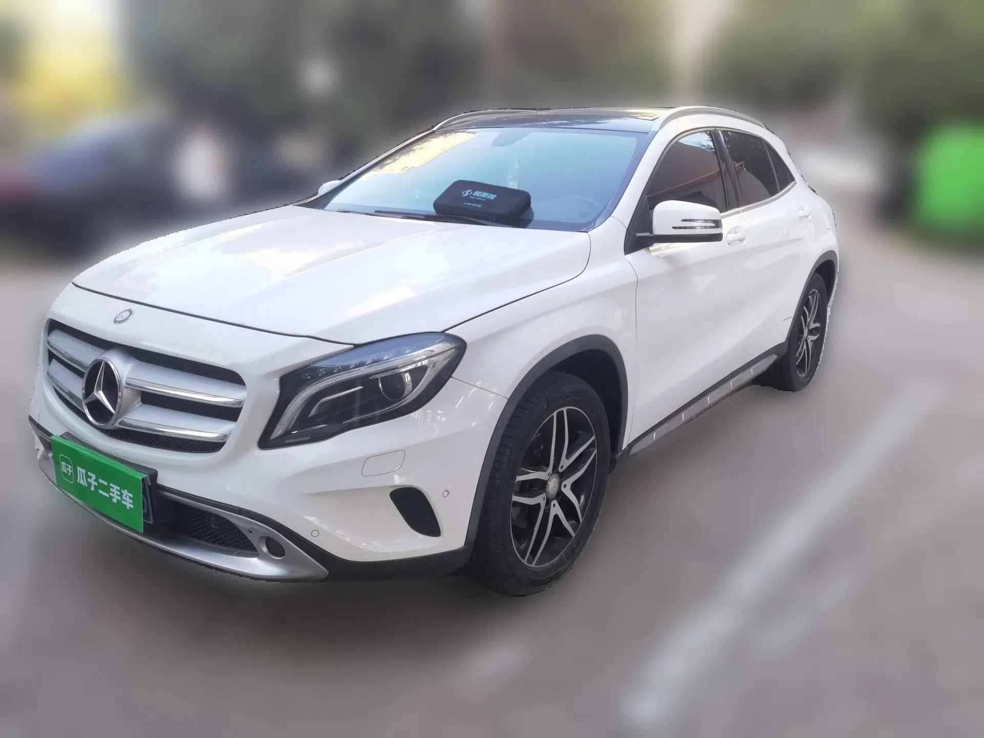 Mercedes-Benz GLA 2015 GLA 220 4MATIC Fashion Model — миниатюра 1