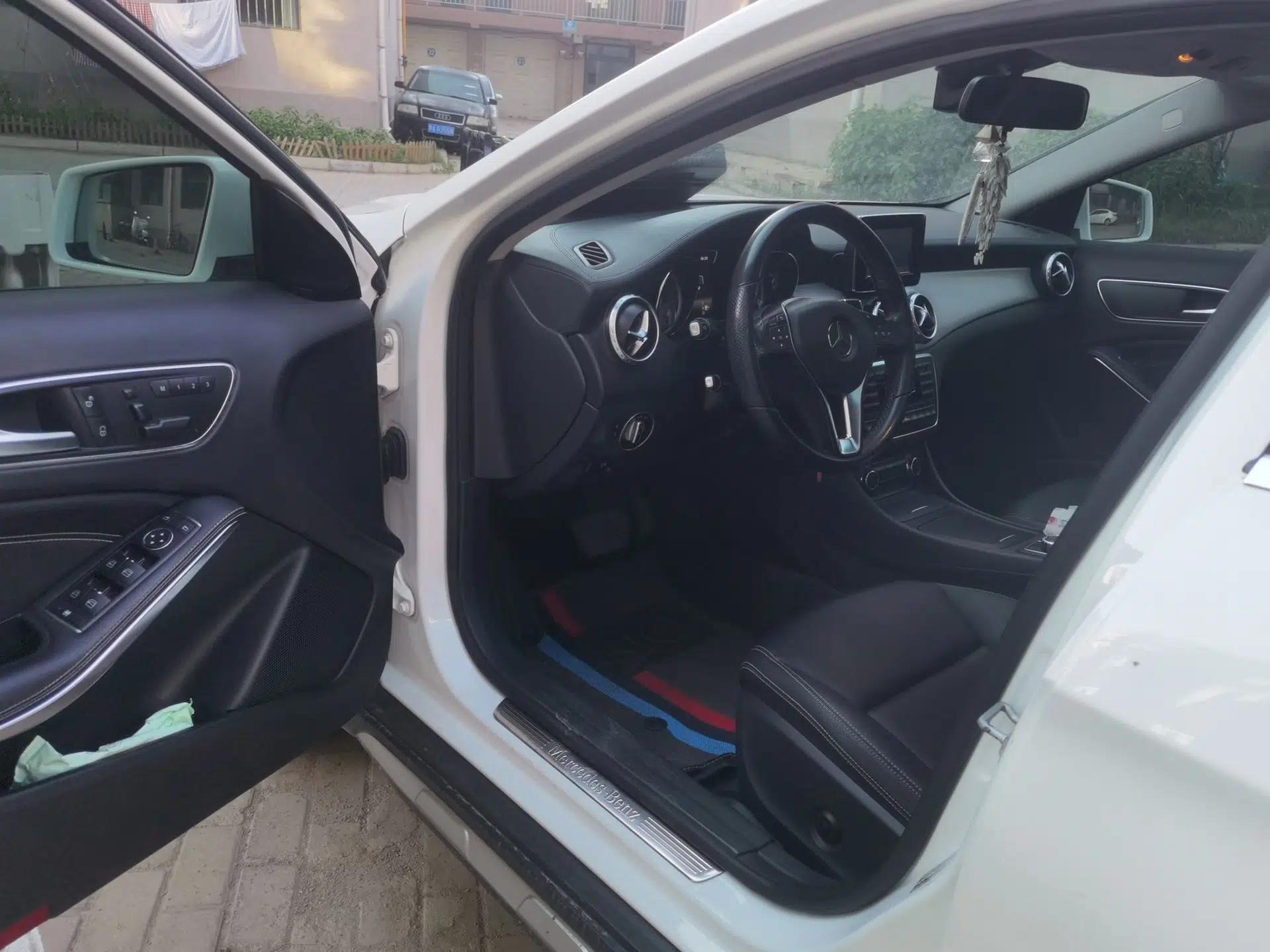 Mercedes-Benz GLA 2015 GLA 220 4MATIC Fashion Model — миниатюра 13
