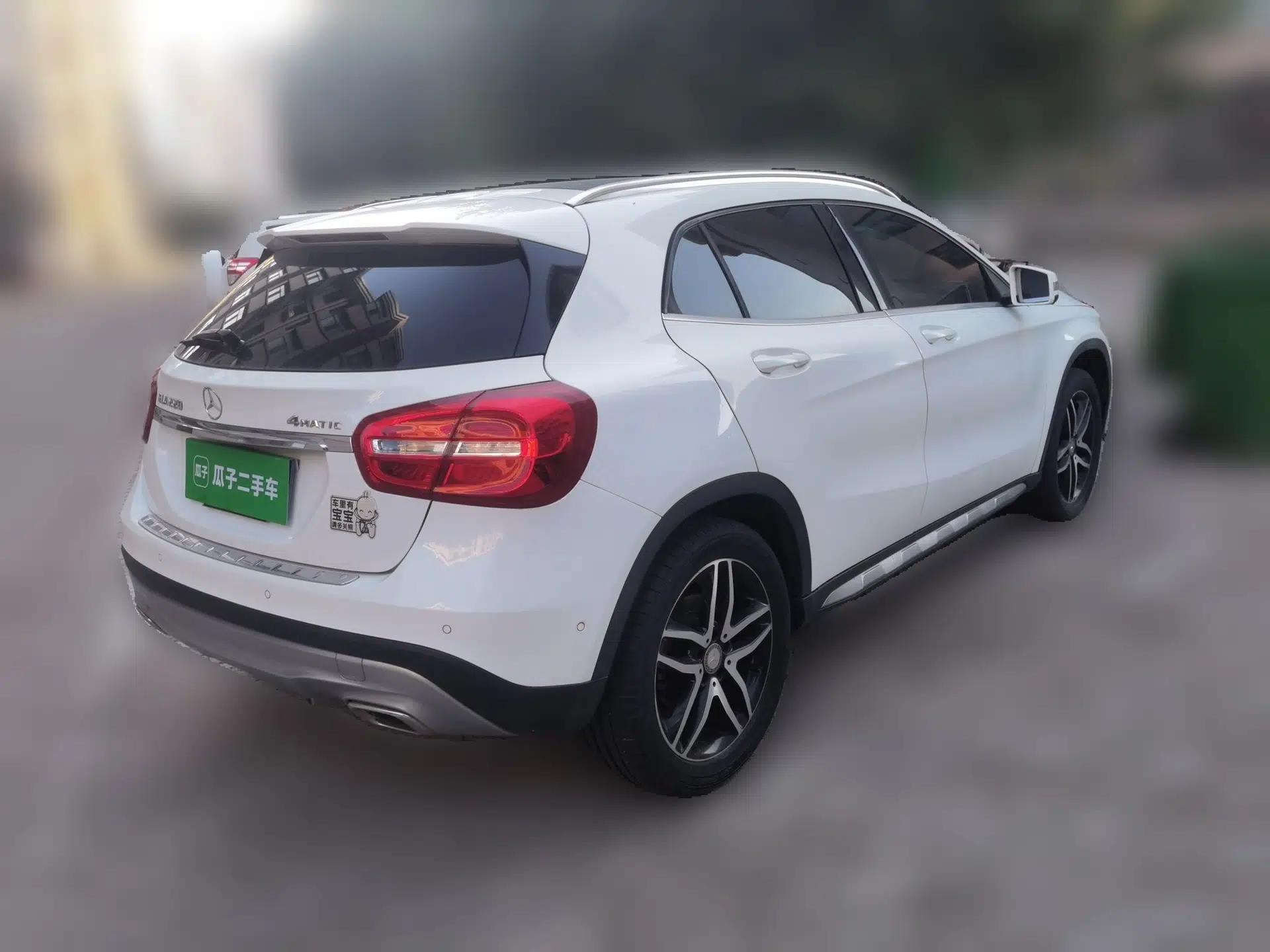 Mercedes-Benz GLA 2015 GLA 220 4MATIC Fashion Model — миниатюра 4