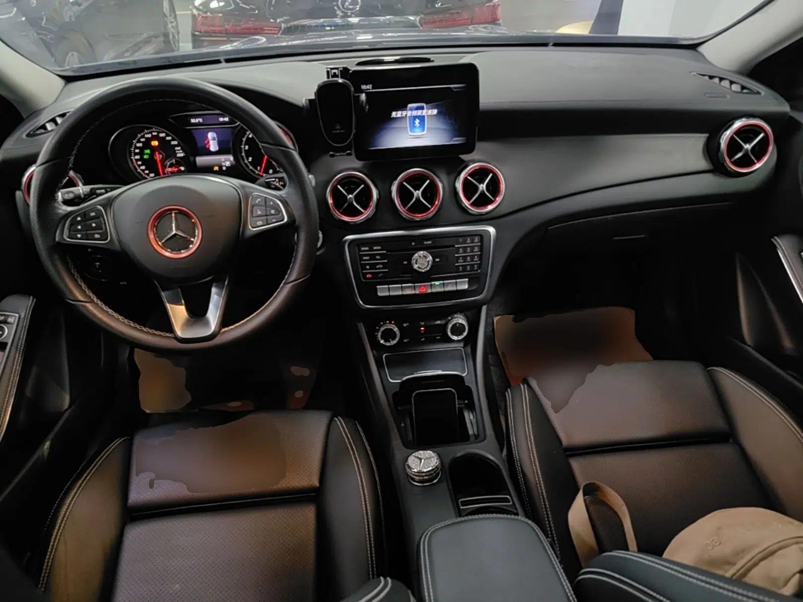 Mercedes-Benz GLA 2017 GLA 200 Fashion Model — миниатюра 12