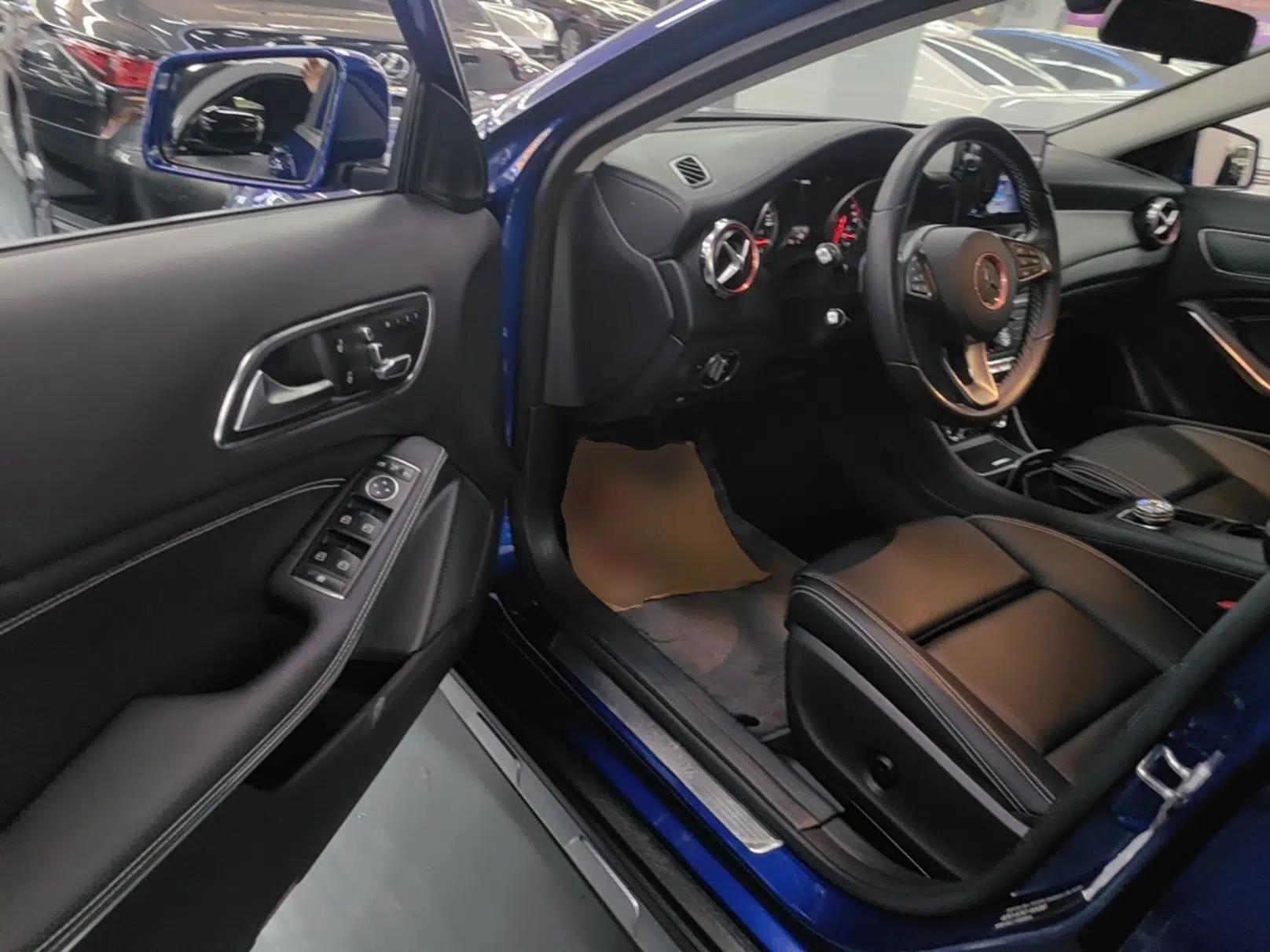 Mercedes-Benz GLA 2017 GLA 200 Fashion Model — миниатюра 18