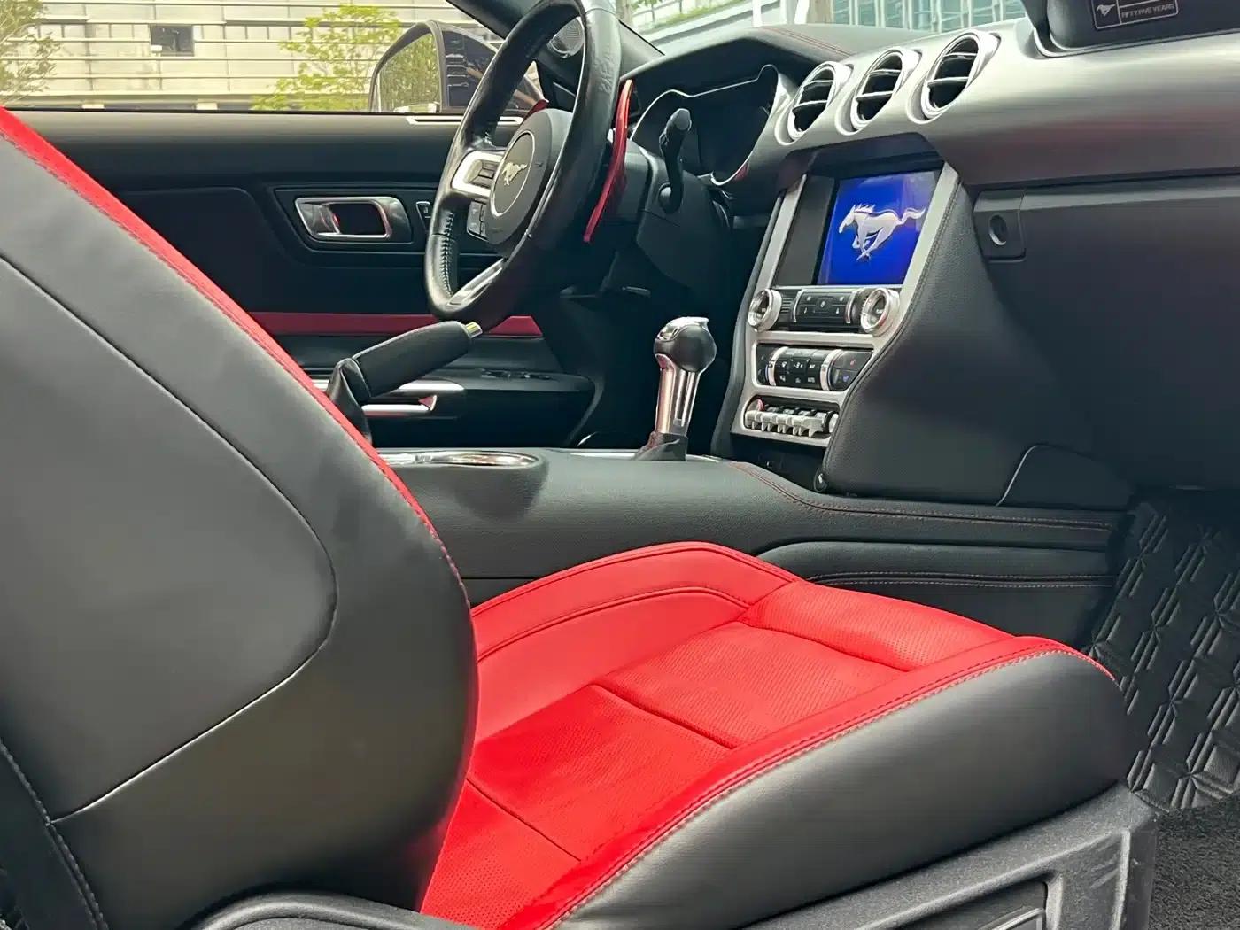 2020 Mustang 2.3L EcoBoost Obsidian Phantom Special Edition — миниатюра 11