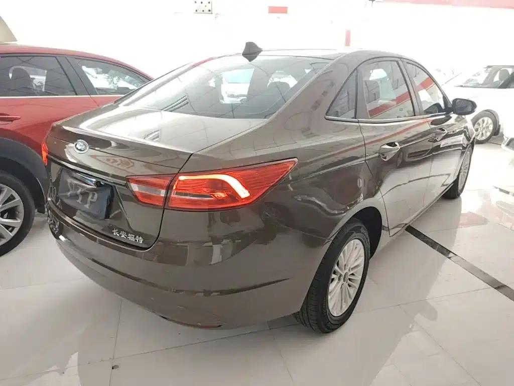 2017 Ford Focus Facelift 1.5L Automatic Comfort Model — миниатюра 7