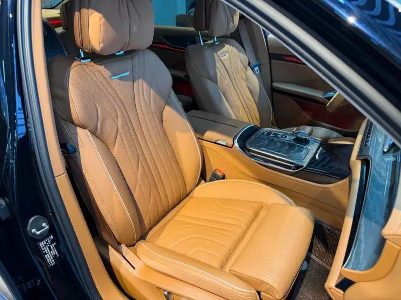 Hongqi H9 2024 3.0T Flagship 4WD Luxury Business Edition — миниатюра 14