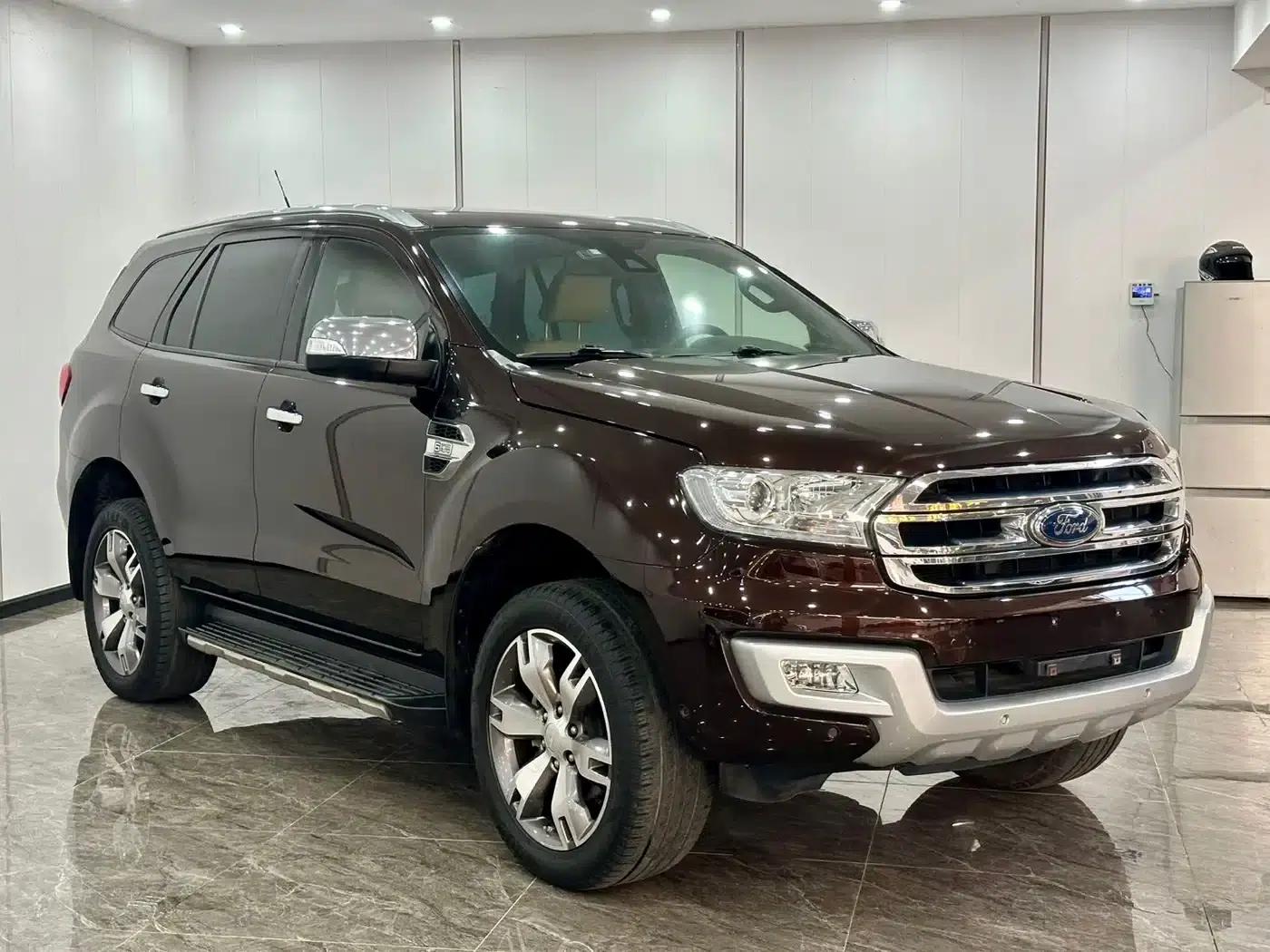 2016 Ford Everest 2.0T Gasoline Automatic 4WD Luxury Edition — миниатюра 3