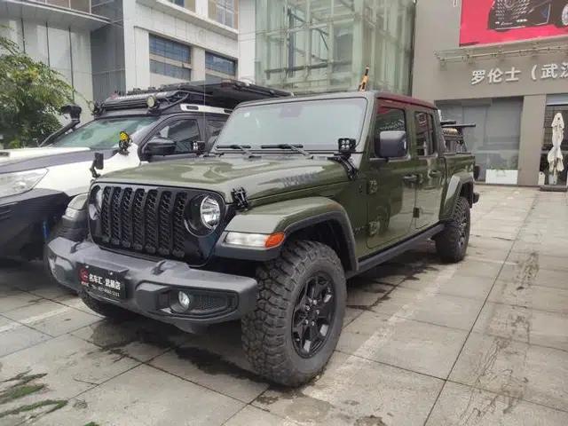Gladiator 2022 3.6L Automatic 4WD 5-seater Parallel Import