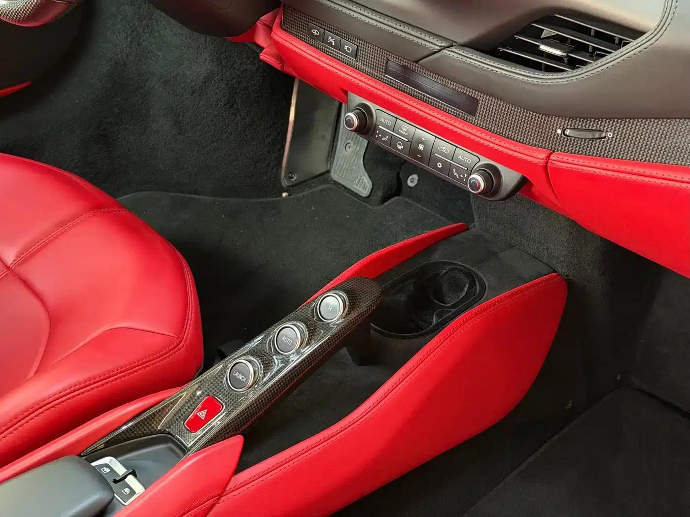 Ferrari F8 2019 Tributo 3.9T V8 — миниатюра 7