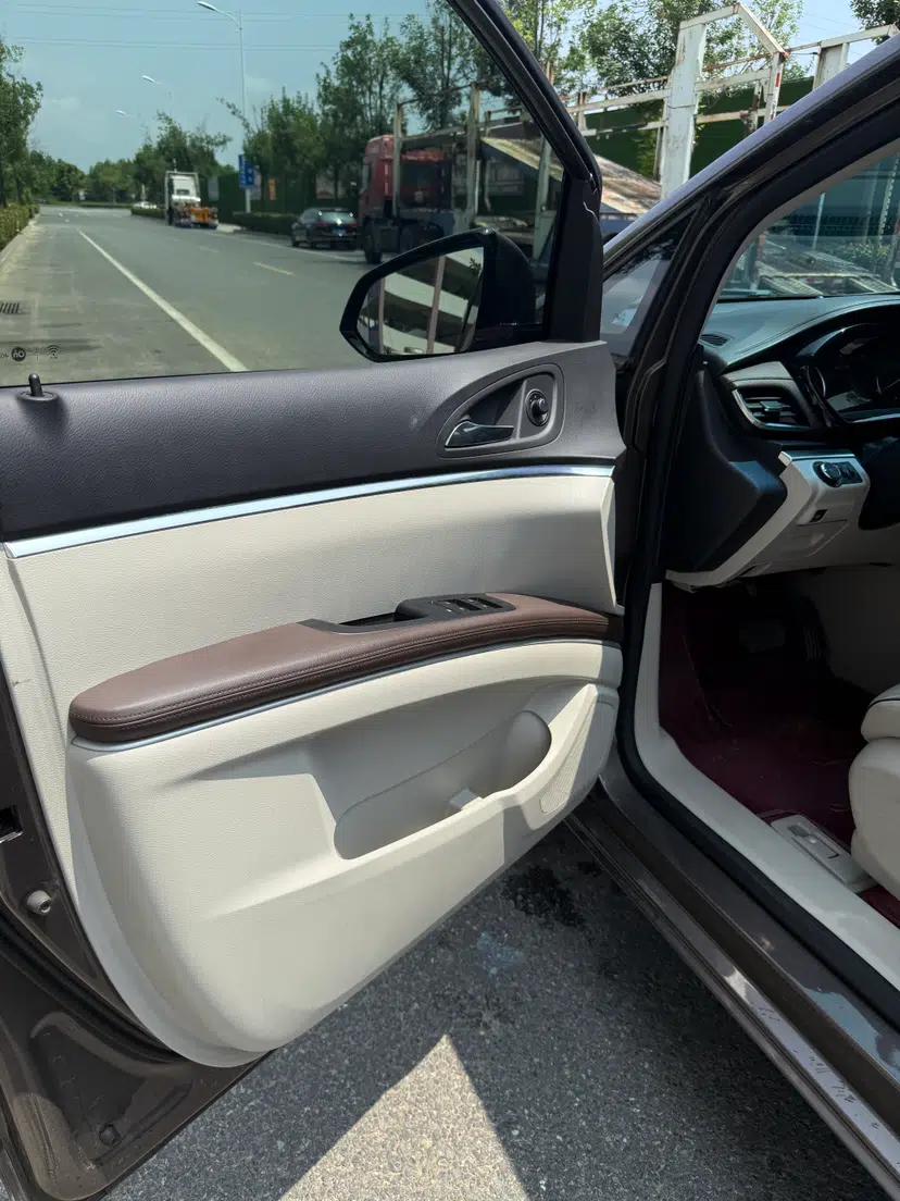 Buick GL8 2022 Land Business Class 652T Luxury Model — миниатюра 32