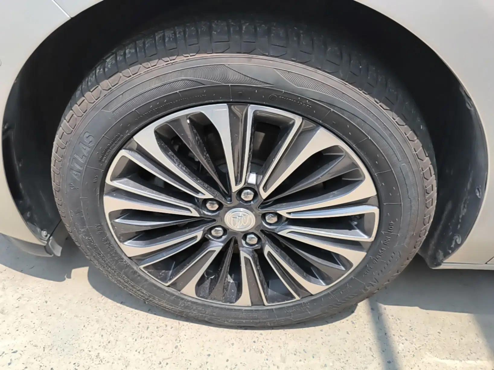 Buick GL8 2020 ES Land Cruiser 653T Flagship Model — миниатюра 15