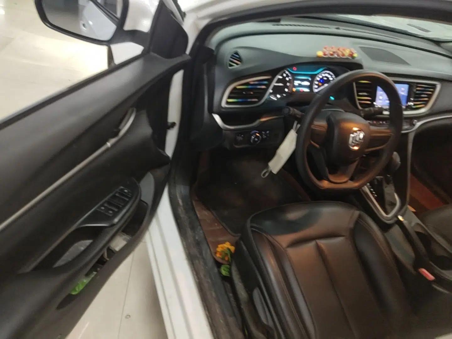 Buick GT 2021 1.3T Automatic Mild Hybrid Elite Version — миниатюра 18