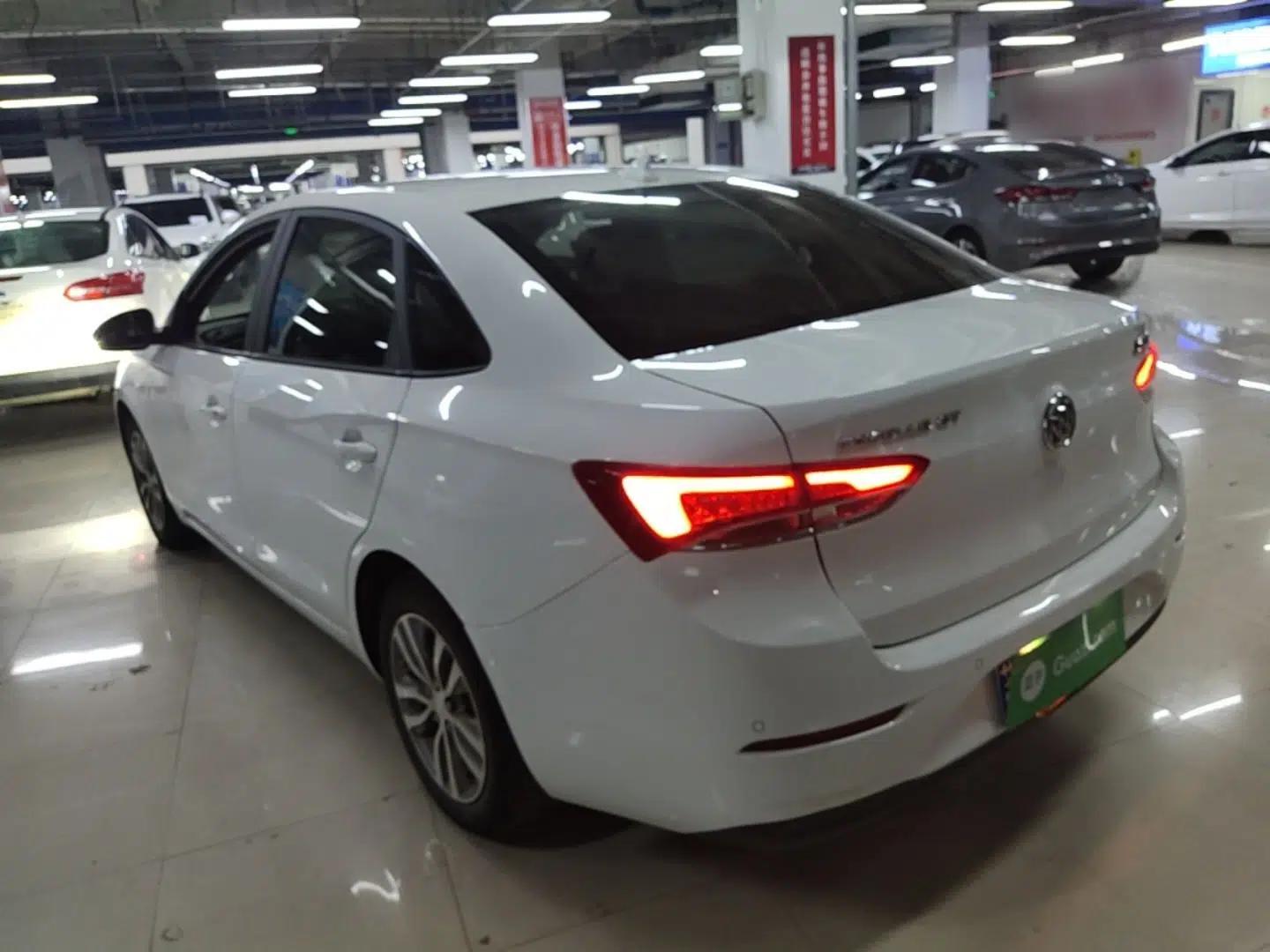 Buick GT 2021 1.3T Automatic Mild Hybrid Elite Version — миниатюра 4