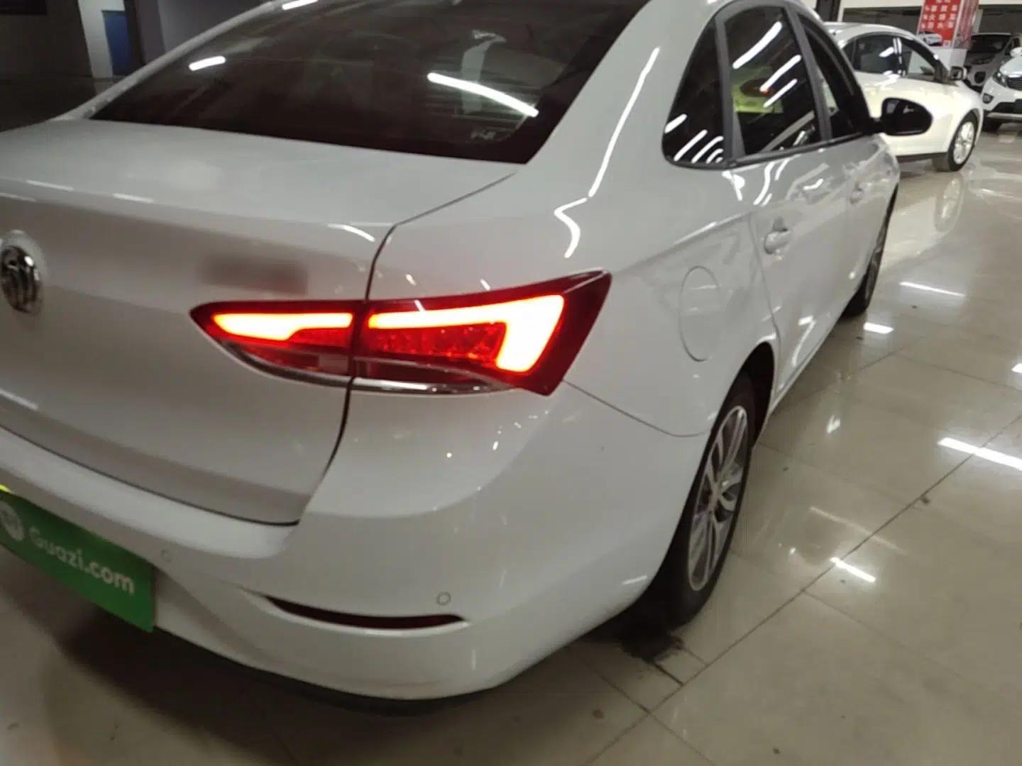 Buick GT 2021 1.3T Automatic Mild Hybrid Elite Version — миниатюра 9