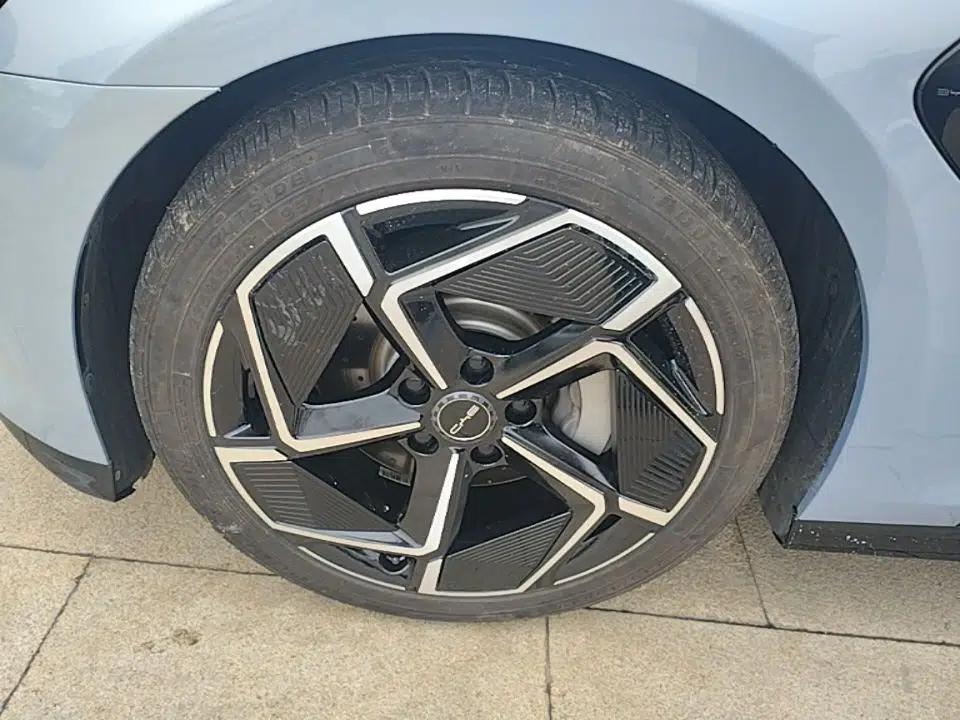 BYD Seal 2022 700 km Long-Range Rear-Wheel-Drive Version — миниатюра 10