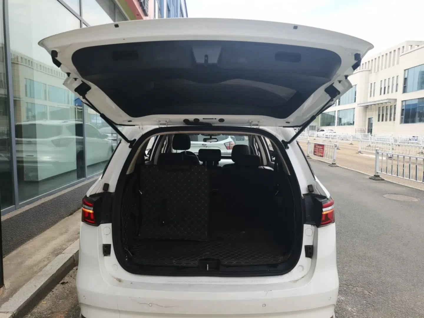 BYD Song MAX 2021 Upgraded Model 1.5T Automatic Luxury 7-Seater — миниатюра 22