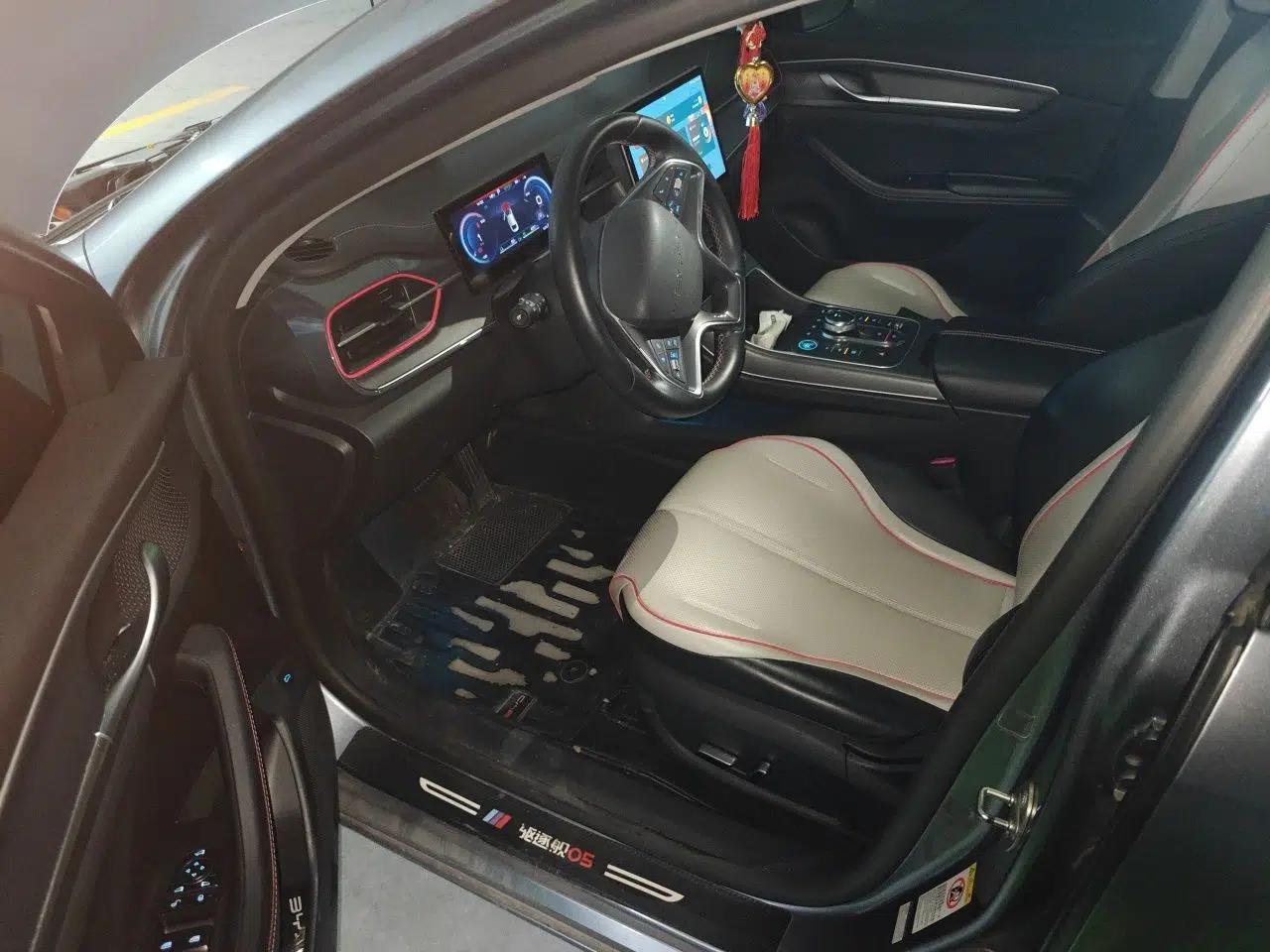 BYD Destroyer 05 2022 DM-i 55KM Prestige Model — миниатюра 16