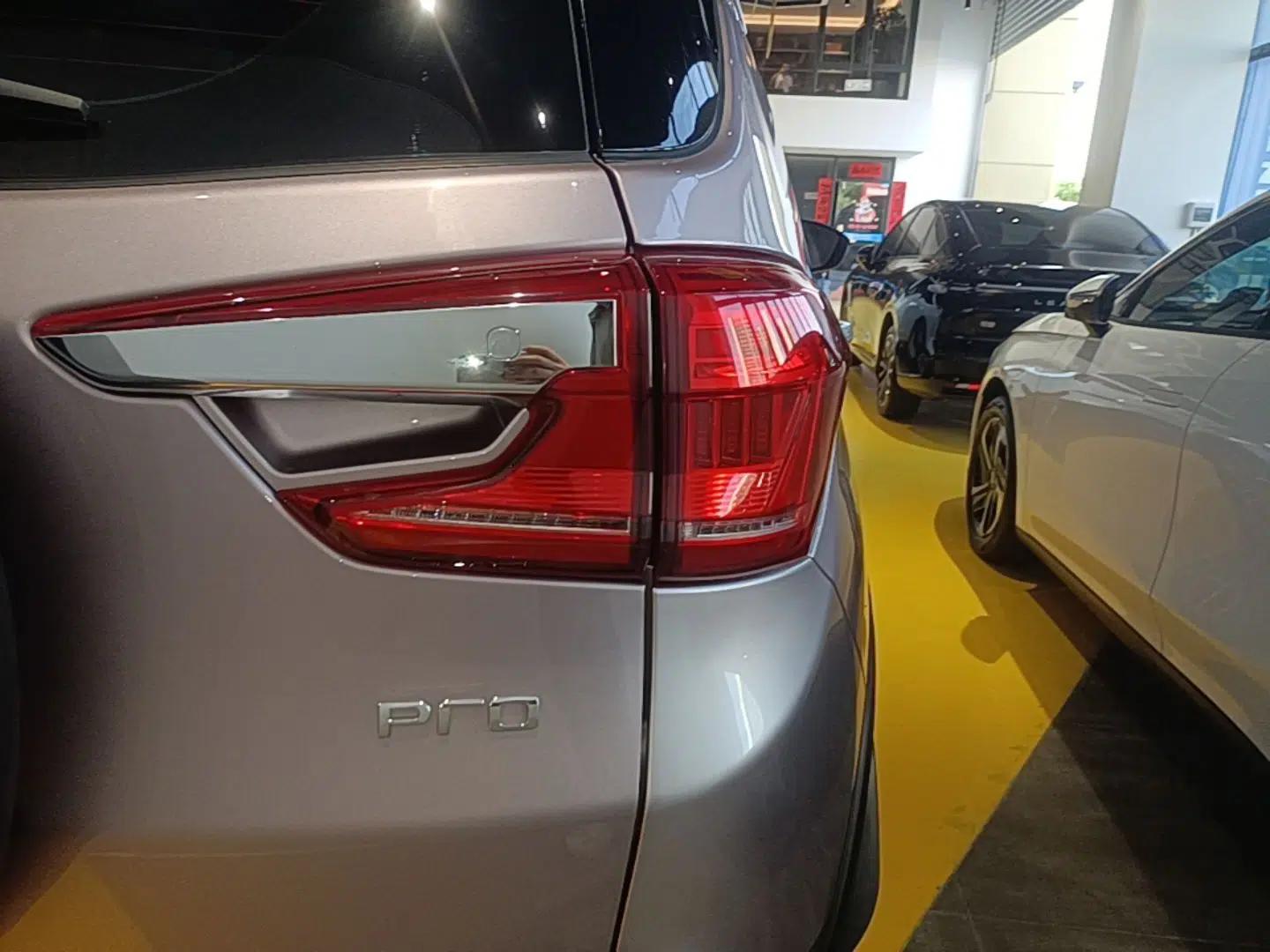 BYD Yuan Pro 2023 401 km Deluxe Version — миниатюра 9