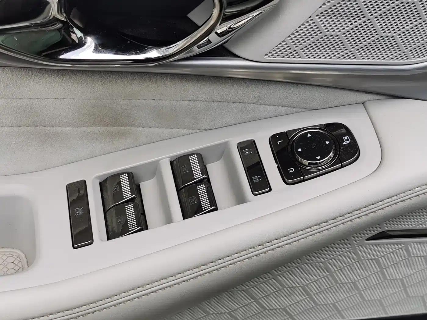 Trumpchi GS8 2022 Hybrid Series 2.0TM 2WD Premium Edition (7-seater) — миниатюра 15