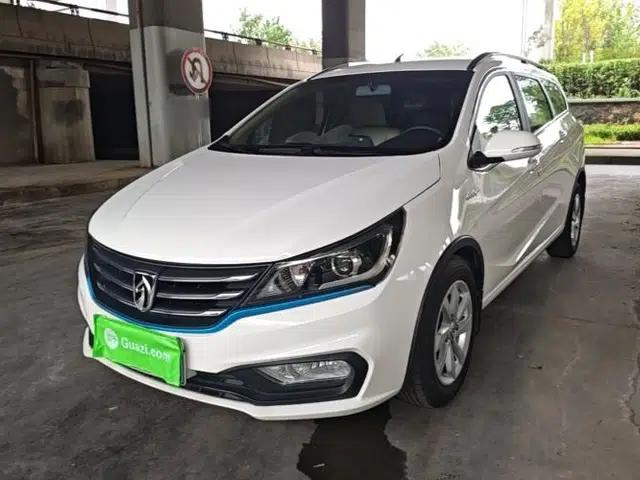 Baojun 310W 2017 1.5L Manual Fashion Model China V