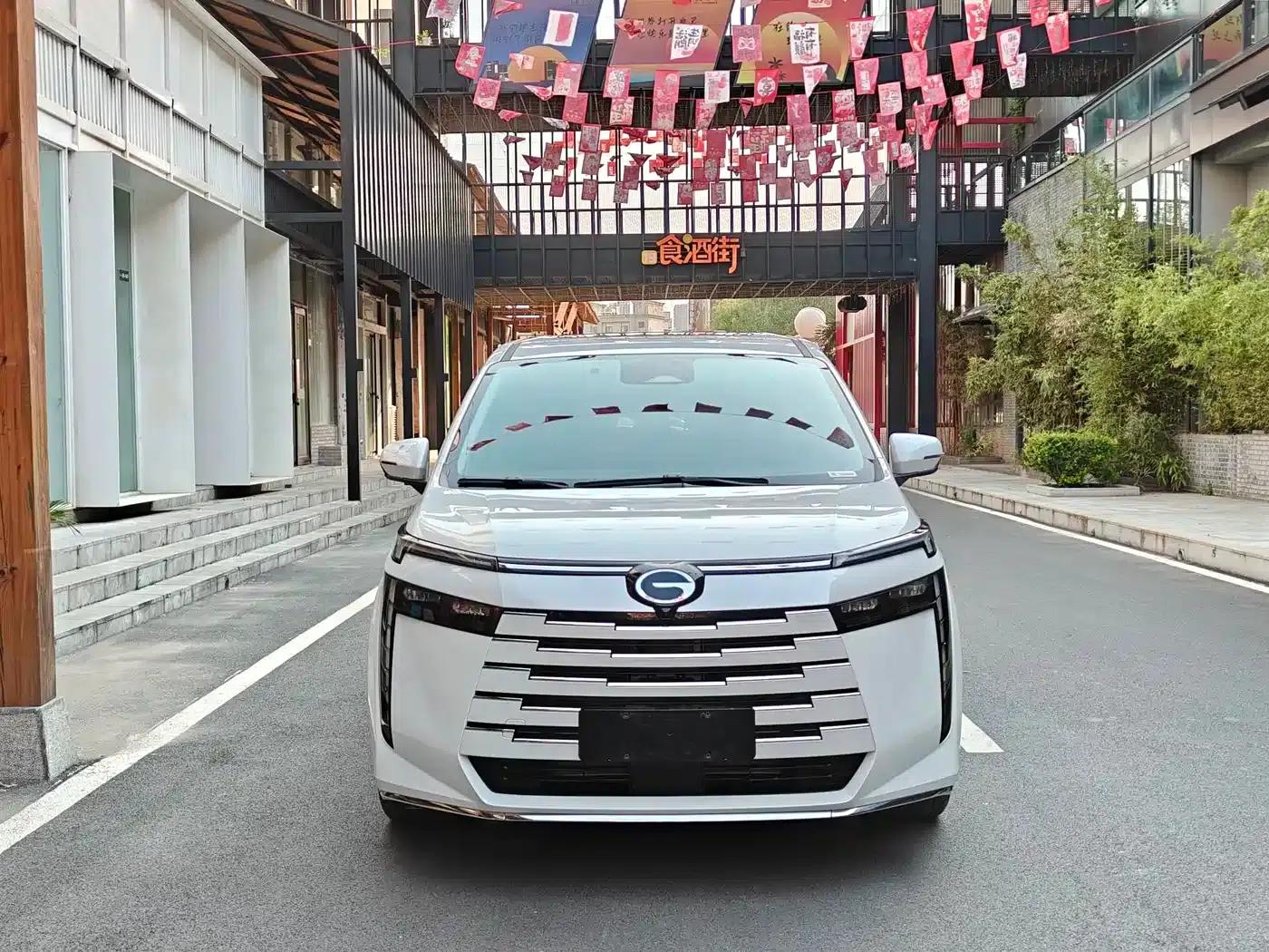 Trumpchi E8 2024 Glory Series 2.0L Glory Edition — миниатюра 2
