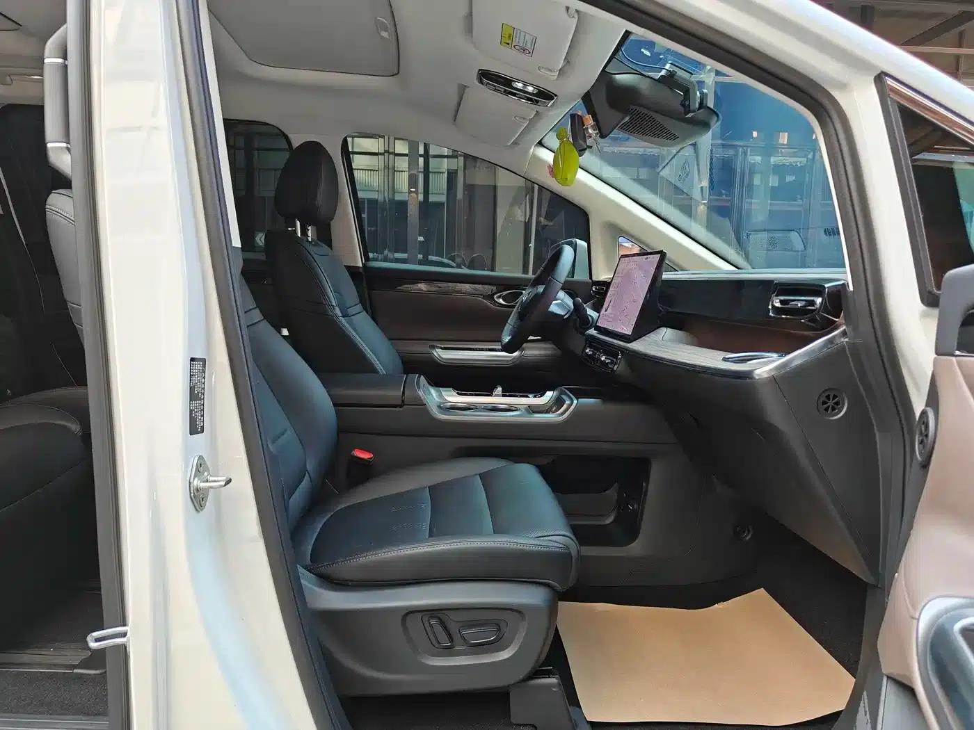 Trumpchi E8 2024 Glory Series 2.0L Glory Edition — миниатюра 5
