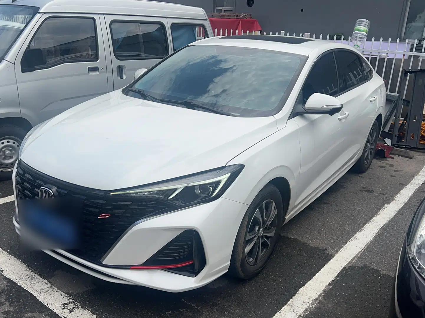 CHANGAN Eado 2023 Changan Edition PLUS Blue Whale NE 1.4T GDI DCT Prestige Version — миниатюра 1